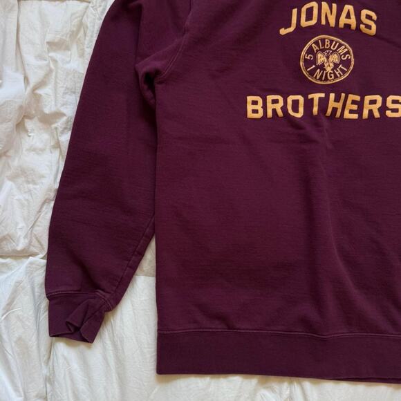 jonas brothers burgundy crewneck sweatshirt sz L pullover casual comfy preppy - Picture 7 of 8